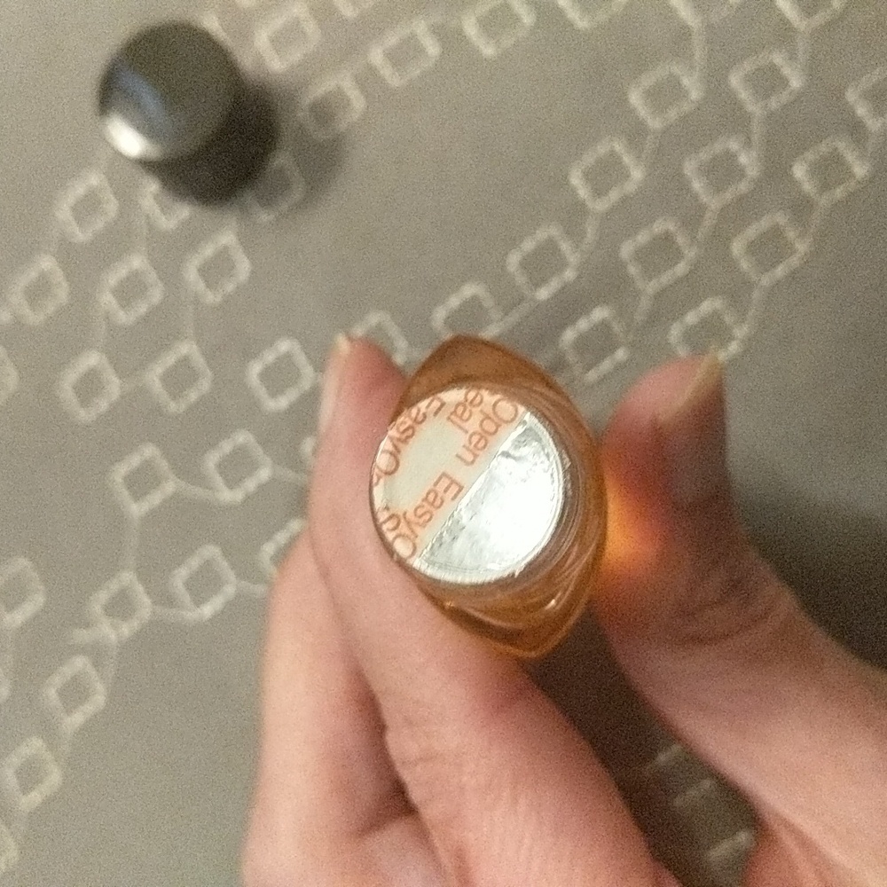 Anti-aging Cleansing Gel - Picture 3 of 3